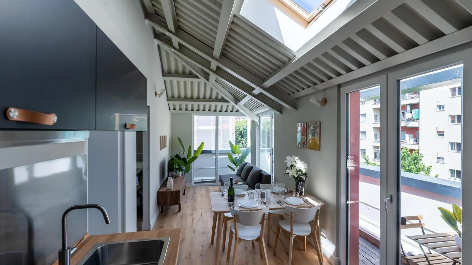 Rooftop Design Con Terrazzo - Duomo-Porta Romana Milan Apartment